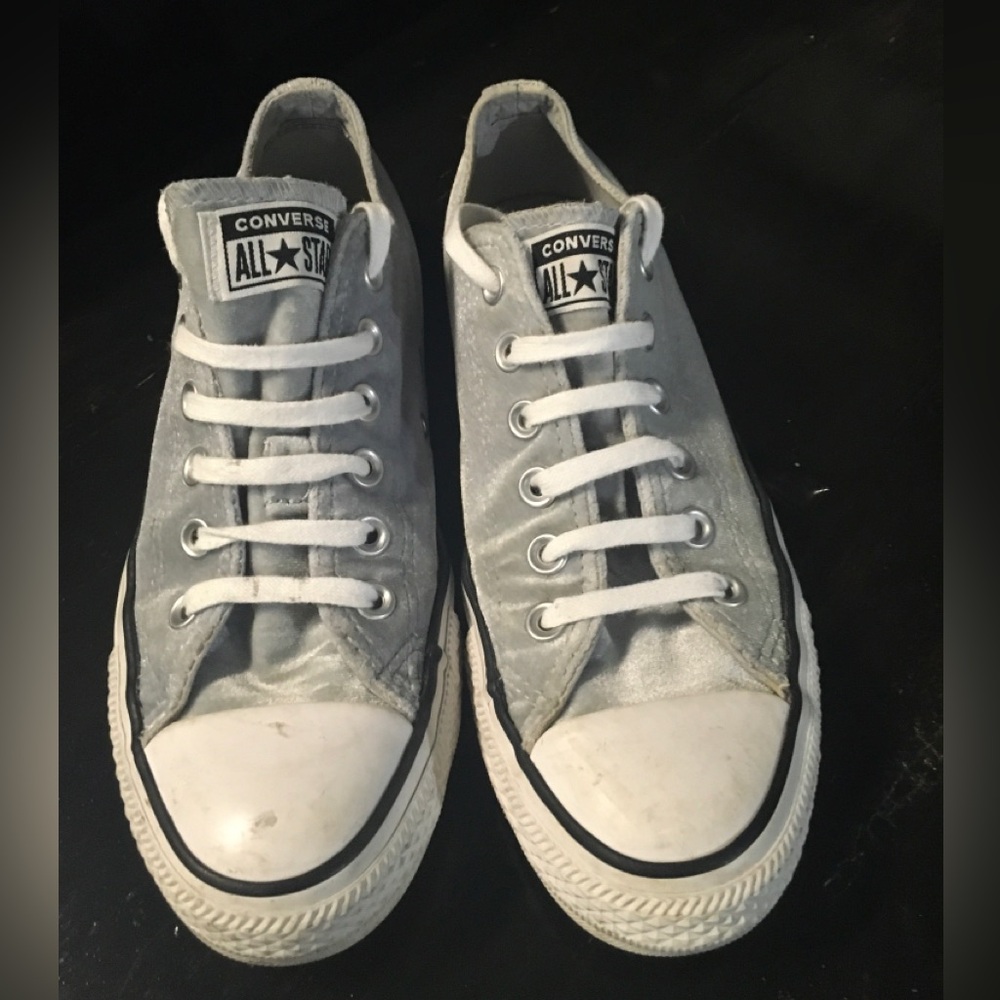 Chuck Taylor’s Velvet Converse
